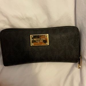 Michael kors wallet